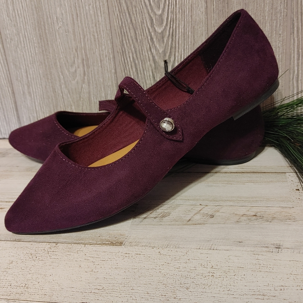 NWT Gap flat pointy toe slip on wine color shoe sz 8